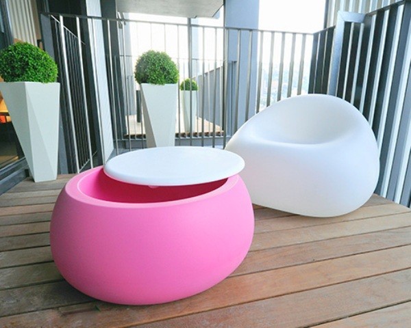pink-and-white-modern-unique-garden-furn